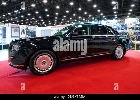 SAN PIETROBURGO, RUSSIA - 23 APRILE 2022: Auto del Presidente della Federazione Russa 'Aurus Senat' sul salone 'Oldtimer Gallery - 2022' Foto Stock