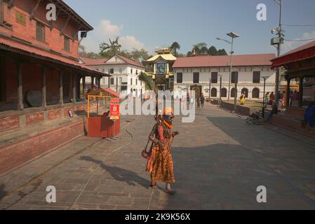 Il tempio indù di Pashupati Nath Mandir a Kathmandu è di grande importanza come centro di pellegrinaggio e per le pratiche occulte Foto Stock