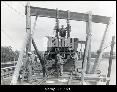Scambio di ponte sul ponte ferroviario sul ramo orientale di Klarälven a Karlstad. Foto Stock