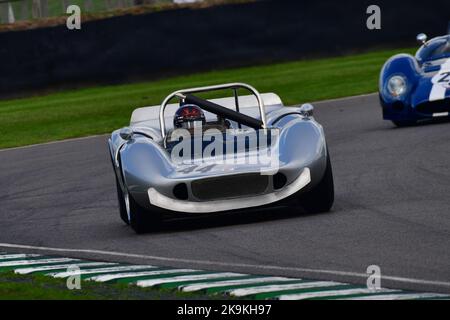 James Davison, McLaren-Chevrolet M1B, Whitsun Trophy, Whitsun Trophy, venticinque minuti di corse per auto sportive illimitate che hanno gareggiato negli eventi Foto Stock