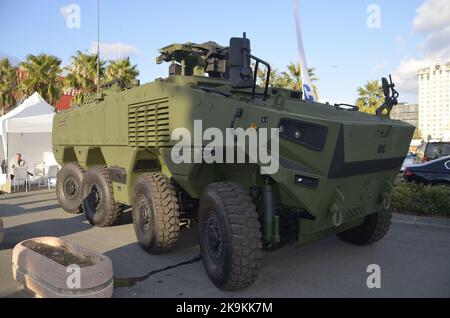 Istanbul Turchia. Ottobre 2022. BMC Altuğ Tactical Wheeled Armored Vehicle, Front Shot, Saha Expo Fair. Foto Stock