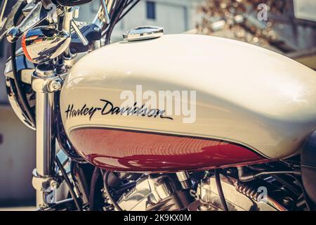 Questa fotografia è stata scattata con una fotocamera professionale a droni, che cattura la bellezza del paesaggio da una prospettiva davvero elevata. Foto Stock