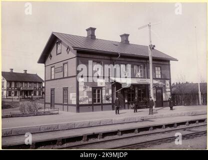 La stazione è stata costruita nel 1882. La stazione casa, due piani in legno. Nel 1947, la spedizione e la sala d'attesa furono modernizzate. Foto Stock