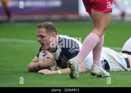 Sheffield, Regno Unito. 29th Ott 2022. Bramall Lane, Sheffield, South Yorkshire, 29th ottobre 2022. Rugby League 2021 Coppa del mondo Inghilterra Rugby League vs Greek Rugby League Tom Burgess of England Rugby League segna il Try Credit: Touchlinepics/Alamy Live News Foto Stock