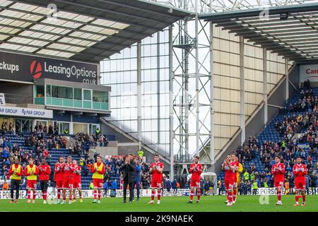 Preston, Regno Unito. 29th Ott 2022. I giocatori di Middlesbrough applaudono i fan dopo la partita del campionato Sky Bet Preston North End vs Middlesbrough a Deepdale, Preston, Regno Unito, 29th ottobre 2022 (Photo by Phil Bryan/News Images) a Preston, Regno Unito, il 10/29/2022. (Foto di Phil Bryan/News Images/Sipa USA) Credit: Sipa USA/Alamy Live News Foto Stock