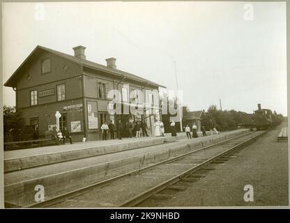 La stazione è stata costruita nel 1882. La stazione casa, due piani in legno. Nel 1947, la spedizione e la sala d'attesa furono modernizzate. Foto Stock
