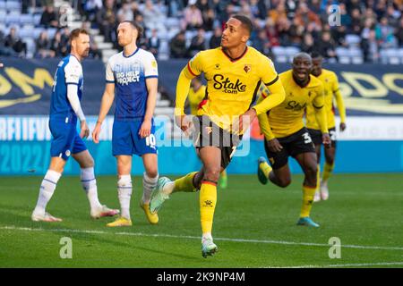 Joao Pedro (10) di Watford celebra il suo obiettivo durante la partita del campionato Sky Bet tra Wigan Athletic e Watford al DW Stadium di Wigan sabato 29th ottobre 2022. (Credit: Mike Morese | MI News) Credit: MI News & Sport /Alamy Live News Foto Stock