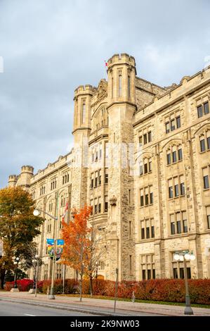 Ottawa, Ontario - 22 ottobre 2022: Connaught Building è un sito storico nazionale costruito nel 1913 in stile Tudor-Gotico nel centro di Ottawa, Canada. N Foto Stock
