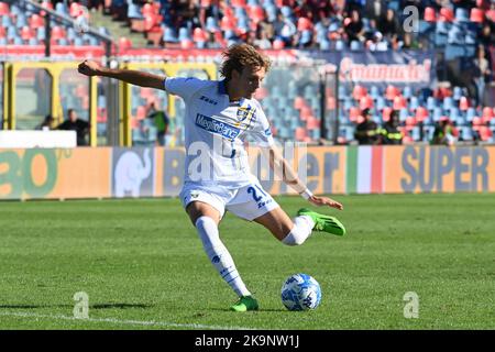 Cosenza, Italia. 29th Ott 2022. Stadio San Vito - Gigi Marulla, Cosenza, Italia, 29 ottobre 2022, BOLOCA DANIEL (FROSINONE) durante Cosenza Calcio vs Frosinone Calcio - Calcio Italiano Serie B Match Credit: Live Media Publishing Group/Alamy Live News Foto Stock