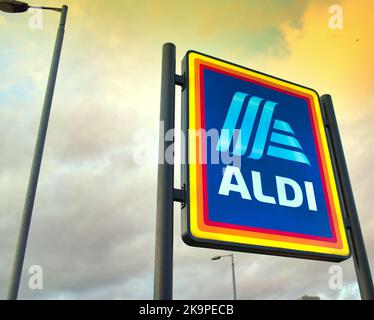 Insegna del negozio Aldi DrumChapel Glasgow, Scozia, Regno Unito Foto Stock