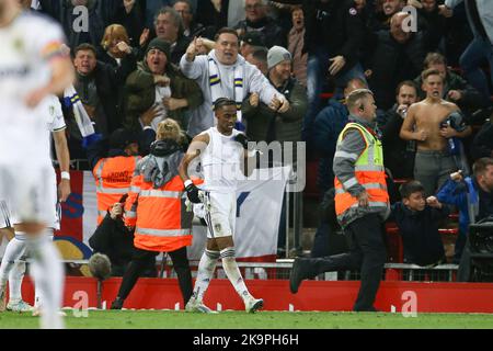 Liverpool, Regno Unito. 29th Ott 2022. Crysencio Summerville di Leeds United (c) festeggia dopo aver segnato il suo team 2nd gol. Incontro Premier League, Liverpool contro Leeds Utd ad Anfield a Liverpool sabato 29th ottobre 2022. Questa immagine può essere utilizzata solo per scopi editoriali. Solo per uso editoriale, licenza richiesta per uso commerciale. Nessun utilizzo nelle scommesse, nei giochi o nelle pubblicazioni di un singolo club/campionato/giocatore. pic di Chris Stading/Andrew Orchard SPORTS photography/Alamy Live news Credit: Andrew Orchard SPORTS photography/Alamy Live News Foto Stock