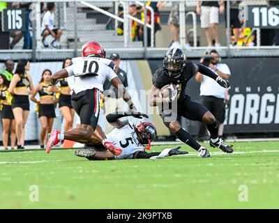 29 ottobre 2022 durante la partita di football 1st Mezza NCAA tra i Cincinnati Bearcats e i Cavalieri UCF allo stadio di ipoteca FBC di Orlando, Florida. Romeo T Guzman/CSM Credit: CAL Sport Media/Alamy Live News Foto Stock