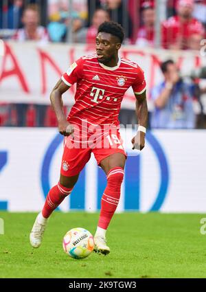 Germania. 29th Ott 2022. Alphonso DAVIES, FCB 19 nella partita FC BAYERN München - 1. FSV MAINZ 05 6-2 1.German Football League il 29 ottobre 2022 a Monaco di Baviera, Germania. Stagione 2022/2023, giorno 12, 1.Bundesliga, FCB, München, 12.Spieltag © Peter Schatz / Alamy Live News - LE NORMATIVE DFL VIETANO QUALSIASI USO DELLE FOTOGRAFIE come SEQUENZE DI IMMAGINI e/o QUASI-VIDEO - Credit: Peter Schatz/Alamy Live News Foto Stock