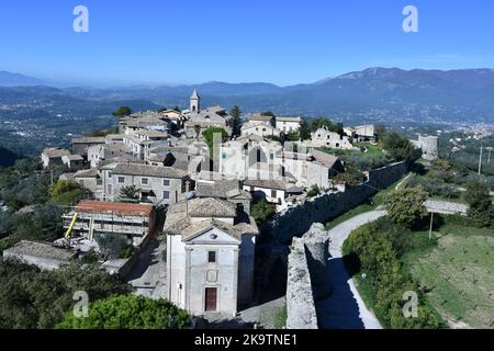 Vista panoramica di Civitavecchia di Arpino, borgo medievale nei pressi di Roma. Foto Stock