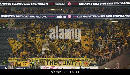 Francoforte, Germania. 29th Ott, 2022. Primo : 29.10.2022, calcio, campionato 1st, 1st Bundesliga, Stagione 2022/2023, Eintracht Frankfurt - BVB, Borussia Dortmund 1:2 fan BVB, fan curve Credit: dpa/Alamy Live News Foto Stock