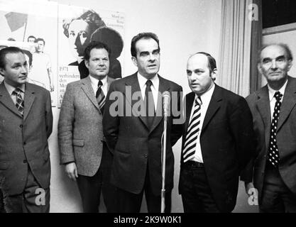 La visita del capo del Partito comunista francese Georges Marchais ai comunisti tedeschi del DKP a Essen, Germania, il 20 ottobre 1973 Foto Stock