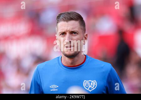 Siviglia, Siviglia, Spagna. 29th Ott 2022. Ivan Balliu di Rayo Vallecano durante la partita la Liga Santader tra Sevilla CF e Rayo Vallecano al Ramon Sanchez Pizjuan di Siviglia, Spagna, il 29 ottobre 2022. (Credit Image: © Jose Luis Contreras/DAX via ZUMA Press Wire) Credit: ZUMA Press, Inc./Alamy Live News Foto Stock