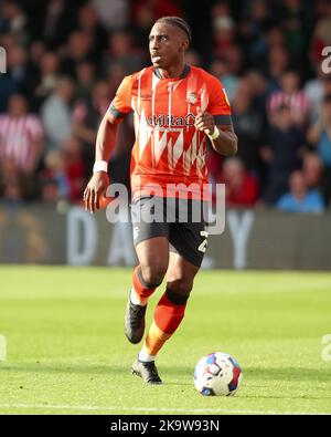 Amari'i Bell di Luton Town durante la partita del campionato Sky Bet a Kenilworth Road, Luton. Data immagine: Sabato 29 ottobre 2022. Foto Stock