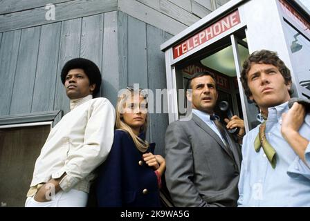 PEGGY LIPTON, CLARENCE WILLIAMS III, MICHAEL COLE E TIGE ANDREWS NELLA SQUADRA MOD (1968), DIRETTO DA JERRY JAMESON, GENE NELSON, EARL BELLAMY, GEORGE MCCOWAN E BUDDY RUSKIN. Credit: Thomas-Spelling Productions / Album Foto Stock