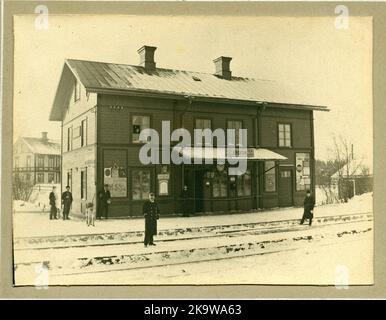 La stazione è stata costruita nel 1882. La stazione casa, due piani in legno. Nel 1947, la spedizione e la sala d'attesa furono modernizzate. Foto Stock