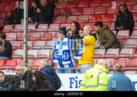 Crawley, Regno Unito. 30th Ott 2022. Crawley, 30th ottobre 2022: Brighton e Hove Albion tifosi prima del Barclays fa Womens Super League gioco tra Brighton Credit: SPP Sport Press Photo. /Alamy Live News Foto Stock