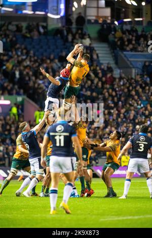 Scozia Ottobre 29th : Nick Frost of Australia vince la palla durante la partita di Rugby Union Autumn Internationals tra Australia vs Scozia al BT Murrayfield Stadium Scozia 29th Ottobre 2022 Australia 16: Scozia 15 Foto Stock