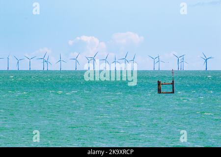 La Fattoria del vento di Thanet (anche chiamata anche Fattoria del vento offshore di Thanet è una fattoria eolica offshore 7 miglia fuori della costa del distretto di Thanet nel Kent, Englan Foto Stock