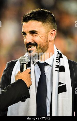 29 ottobre 2022: VALENCIA, SPAGNA - OCTOBR 29: David Villa celebrazione prima della partita tra Valencia CF e FC Barcellona di la Liga Santander il 29 ottobre 2022 a Mestalla a Valencia, Spagna. (Credit Image: © Samuel CarreÃ±o/PX Imagens via ZUMA Press Wire) Foto Stock