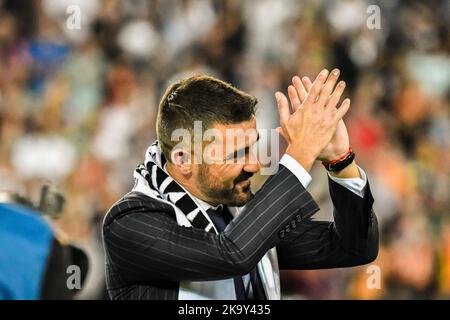 29 ottobre 2022: VALENCIA, SPAGNA - OCTOBR 29: David Villa celebrazione prima della partita tra Valencia CF e FC Barcellona di la Liga Santander il 29 ottobre 2022 a Mestalla a Valencia, Spagna. (Credit Image: © Samuel CarreÃ±o/PX Imagens via ZUMA Press Wire) Foto Stock