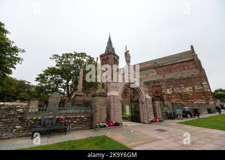 Ingresso laterale, Cattedrale di San Magnus, Kirkwall, Orkney, un arcipelago, Scozia, Regno Unito Foto Stock