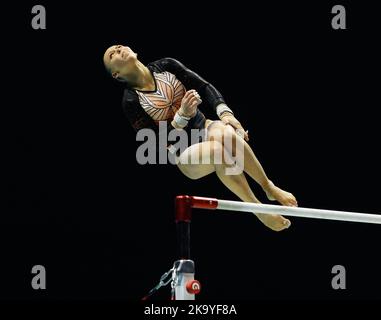 Liverpool, Regno Unito. 30th Ottobre 2022, M&amp;S Bank Arena, Liverpool, Inghilterra; 2022 Campionati mondiali di ginnastica artistica; Qualifiche femminili barre irregolari -Sanna Veerman (NED) Credit: Action Plus Sports Images/Alamy Live News Foto Stock