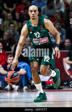 Belgrado, Serbia, 13th ottobre 2022. Andrew Andrews di Panathinaicos Atene guida al basket durante la partita della Turkish Airlines Eurolega Round 2 tra Crvena Zvezda MTS Belgrado e Panathinaikos Athens alla Aleksandar Nikolic Hall di Belgrado, Serbia. Ottobre 29, 2022. Credito: Nikola Krstic/Alamy Foto Stock