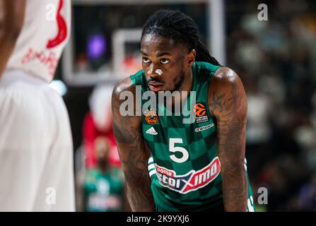 Belgrado, Serbia, 13th ottobre 2022. Parigi Lee di Panathinaicos Atene reagisce durante la partita della Turkish Airlines Eurolega Round 2 tra Crvena Zvezda MTS Belgrado e Panathinaikos Athens alla Aleksandar Nikolic Hall di Belgrado, Serbia. Ottobre 29, 2022. Credito: Nikola Krstic/Alamy Foto Stock