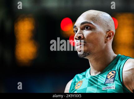 Belgrado, Serbia, 13th ottobre 2022. Andrew Andrews di Panathinaicos Athens reagisce durante la partita della Turkish Airlines Eurolega Round 2 tra Crvena Zvezda MTS Belgrado e Panathinaikos Athens alla Aleksandar Nikolic Hall di Belgrado, Serbia. Ottobre 29, 2022. Credito: Nikola Krstic/Alamy Foto Stock