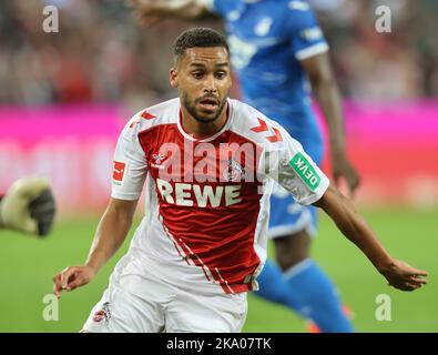 Colonia, Germania. 30th ottobre 2022. Linton Maina (Koeln), Colonia, Germania. 30th Ott 2022. Bundesliga, giorno della partita 12, 1. FC Colonia - TSG Hoffenheim. LE NORMATIVE DFL VIETANO QUALSIASI USO DI FOTOGRAFIE COME SEQUENZE DI IMMAGINI E/O QUASI-VIDEO Credit: Juergen Schwarz/Alamy Live News Foto Stock