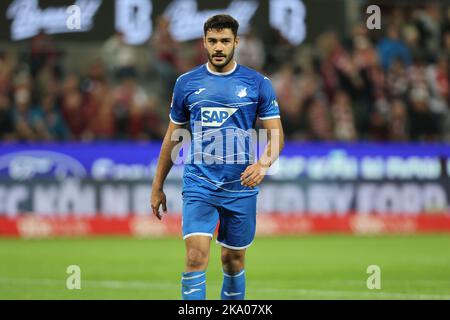 Colonia, Germania. 30th ottobre 2022. Ozan Kabak (TSG), Colonia, Germania. 30th Ott 2022. Bundesliga, giorno della partita 12, 1. FC Colonia - TSG Hoffenheim. LE NORMATIVE DFL VIETANO QUALSIASI USO DI FOTOGRAFIE COME SEQUENZE DI IMMAGINI E/O QUASI-VIDEO Credit: Juergen Schwarz/Alamy Live News Foto Stock