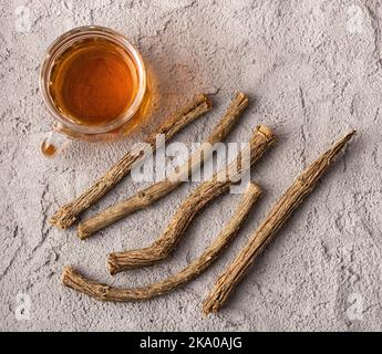 Valerian medicinale agisce come sedativo, rilassando il sistema nervoso - Valeriana officinalis Foto Stock