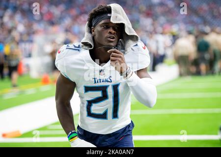 Houston, Texas, Stati Uniti. 30th Ott 2022. I Tennessee Titans hanno un ritorno Roger McCreary (21) durante una partita tra i Tennessee Titans e gli Houston Texans a Houston, Texas. Trask Smith/CSM/Alamy Live News Foto Stock