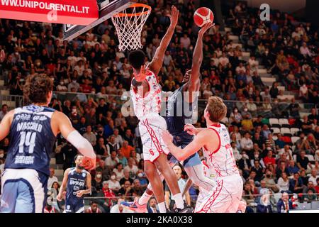 Reggio Emilia, Italia. 30th Ott 2022. Nick Perkins (Unahhotels Pallacanestro Reggiana) durante UNAHOTELS Reggio Emilia vs Happy Casa Brindisi, Campionato Italiano di Basket Serie A Reggio Emilia, Italia, Ottobre 30 2022 Credit: Independent Photo Agency/Alamy Live News Foto Stock