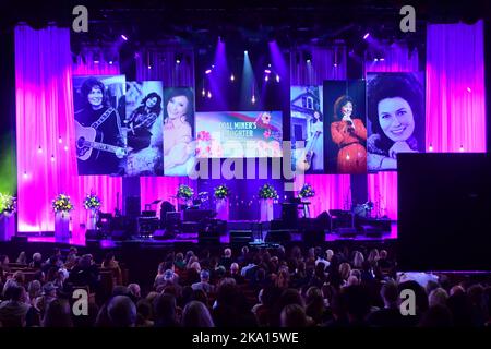 30 ottobre 2022 - Nashville, Tennessee - atmosfera. CMT Coal Miner's Daughter: Una Celebrazione della vita e della musica di Loretta Lynn tenutasi al Grand Ole Opry. (Credit Image: © Dara-Michelle Farr/AdMedia via ZUMA Press Wire) Foto Stock