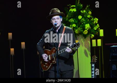 30 ottobre 2022 - Nashville, Tennessee - Jack White. CMT Coal Miner's Daughter: Una Celebrazione della vita e della musica di Loretta Lynn tenutasi al Grand Ole Opry. (Credit Image: © Dara-Michelle Farr/AdMedia via ZUMA Press Wire) Foto Stock