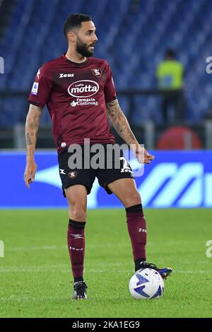 Roma, Italia, 30th ottobre 2022 nella foto da sinistra a destra, Dylan Bronn di Salernitana Durante il calcio Serie A Match Serie A Match Lazio contro Salernitana Credit: Massimo Insabato/Alamy Live News Foto Stock