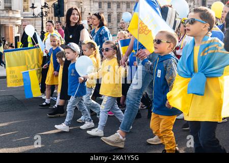 Londra, Regno Unito. Marzo 26, 2022. Manifestazione contro l'invasione russa dell'Ucraina nel centro di Londra. Foto Stock