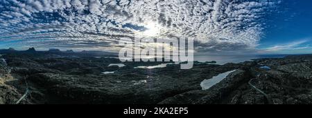 Guardando verso sud-est attraverso Assynt, Sutherland, Scozia. Montagne, Canisp, Suilven, cUL Mor, cUL Beg, STAC Pollaidh Foto Stock