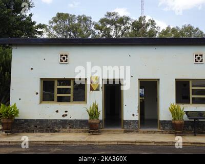 Memoriale belga del campo Kigali, nel centro della città di Kigali, Rwanda Memoriale belga del campo Kigali , Kigali , Rwanda, dove dieci soldati belgi della pace delle Nazioni Unite sono stati assassinati dagli estremisti hutu per provocare il ritiro delle forze dell'ONU, Che ha poi liberato la strada alla piena apertura del genocidio ruandese. Foto Stock