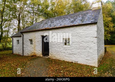 Molto piccolo, trilocale, cottage irlandese, comune tra i piccoli agricoltori agricoli nel 1800s 19th ° secolo Foto Stock