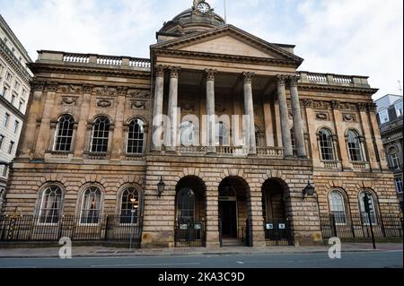 Liverpool, Regno Unito - 7 settembre 2022: La parte anteriore del Municipio di Liverpool. Foto Stock