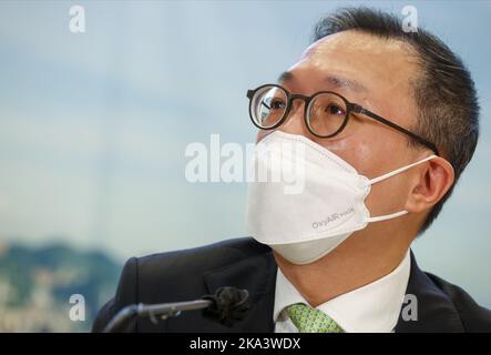 Il Segretario per la Giustizia Paul Lam Ting-kwok, parla con i media al posto della Giustizia in Central. 27OCT22. SCMP / TSE di maggio Foto Stock