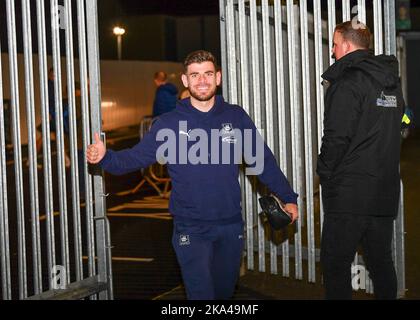 Plymouth, Regno Unito. 31st Ott 2022. Il centrocampista di Plymouth Argyle Joe Edwards (8) arriva durante la partita della Sky Bet League 1 Plymouth Argyle vs Exeter City a Home Park, Plymouth, Regno Unito, 31st ottobre 2022 (Foto di Stanley Kasala/News Images) a Plymouth, Regno Unito, il 10/31/2022. (Foto di Stanley Kasala/News Images/Sipa USA) Credit: Sipa USA/Alamy Live News Foto Stock