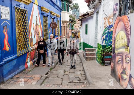 Bogota Colombia,la Candelaria Centro Historico centro storico centro storico centro storico Carrera 2 Calle del Embudo,uomo uomo uomo uomo donna donna donna donna donna donna colpo di stato femminile Foto Stock